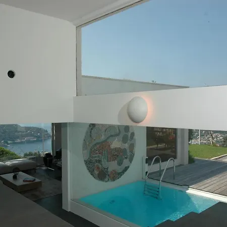 Villefranche-sur-mer Sleeps 10 Pool Air Con Villefranche-sur-Mer