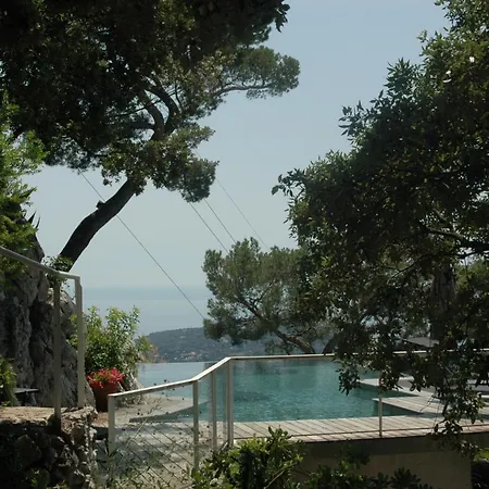 Villefranche-sur-mer Sleeps 10 Pool Air Con Villefranche-sur-Mer